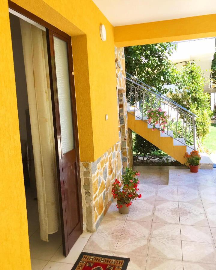 Vila Aliaj Luxury Apartment With 2 Rooms With Private Wonderful Terrace Durrës Kültér fotó