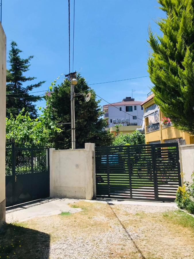 Vila Aliaj Luxury Apartment With 2 Rooms With Private Wonderful Terrace Durrës Kültér fotó