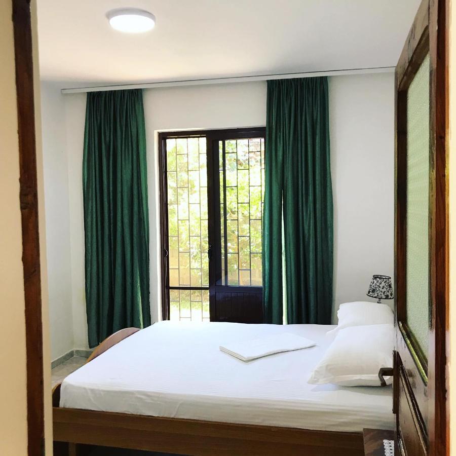 Vila Aliaj Luxury Apartment With 2 Rooms With Private Wonderful Terrace Durrës Kültér fotó