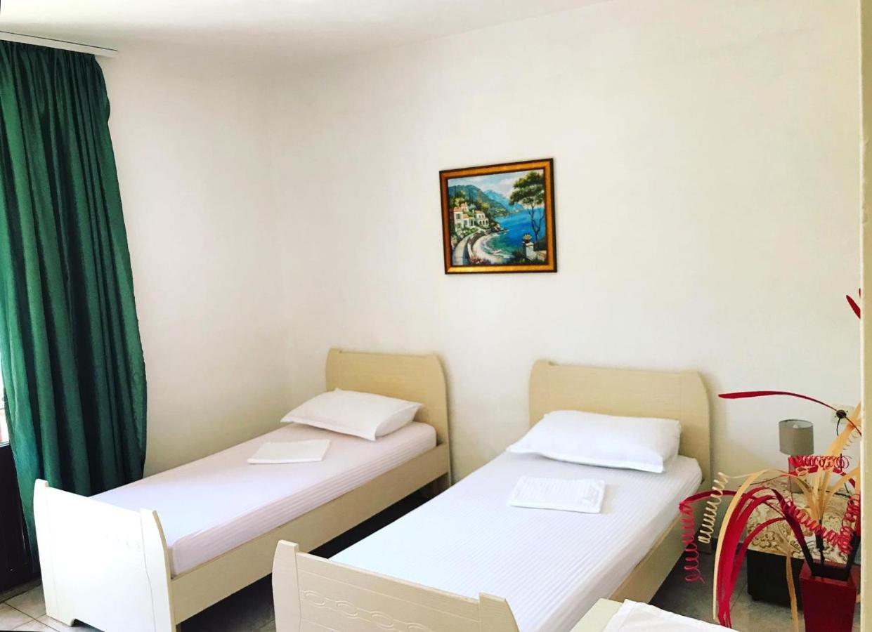 Vila Aliaj Luxury Apartment With 2 Rooms With Private Wonderful Terrace Durrës Kültér fotó