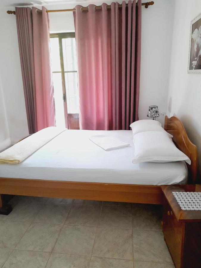 Vila Aliaj Luxury Apartment With 2 Rooms With Private Wonderful Terrace Durrës Kültér fotó
