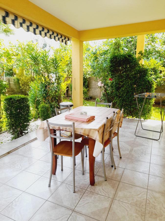 Vila Aliaj Luxury Apartment With 2 Rooms With Private Wonderful Terrace Durrës Kültér fotó
