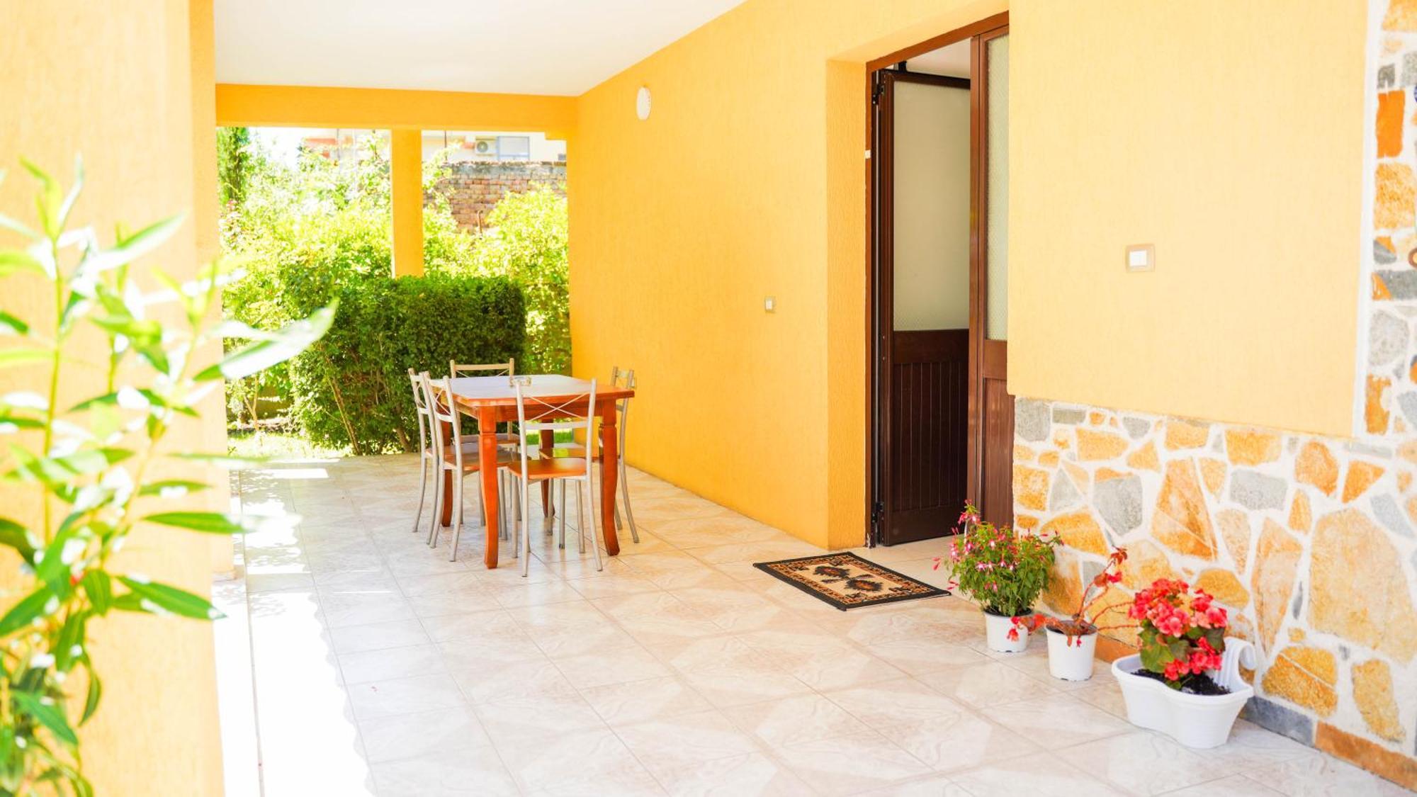 Vila Aliaj Luxury Apartment With 2 Rooms With Private Wonderful Terrace Durrës Kültér fotó