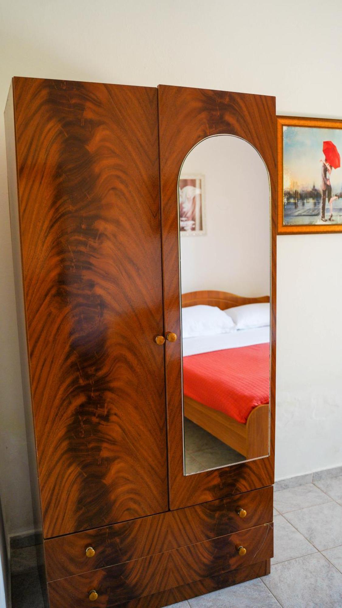 Vila Aliaj Luxury Apartment With 2 Rooms With Private Wonderful Terrace Durrës Kültér fotó