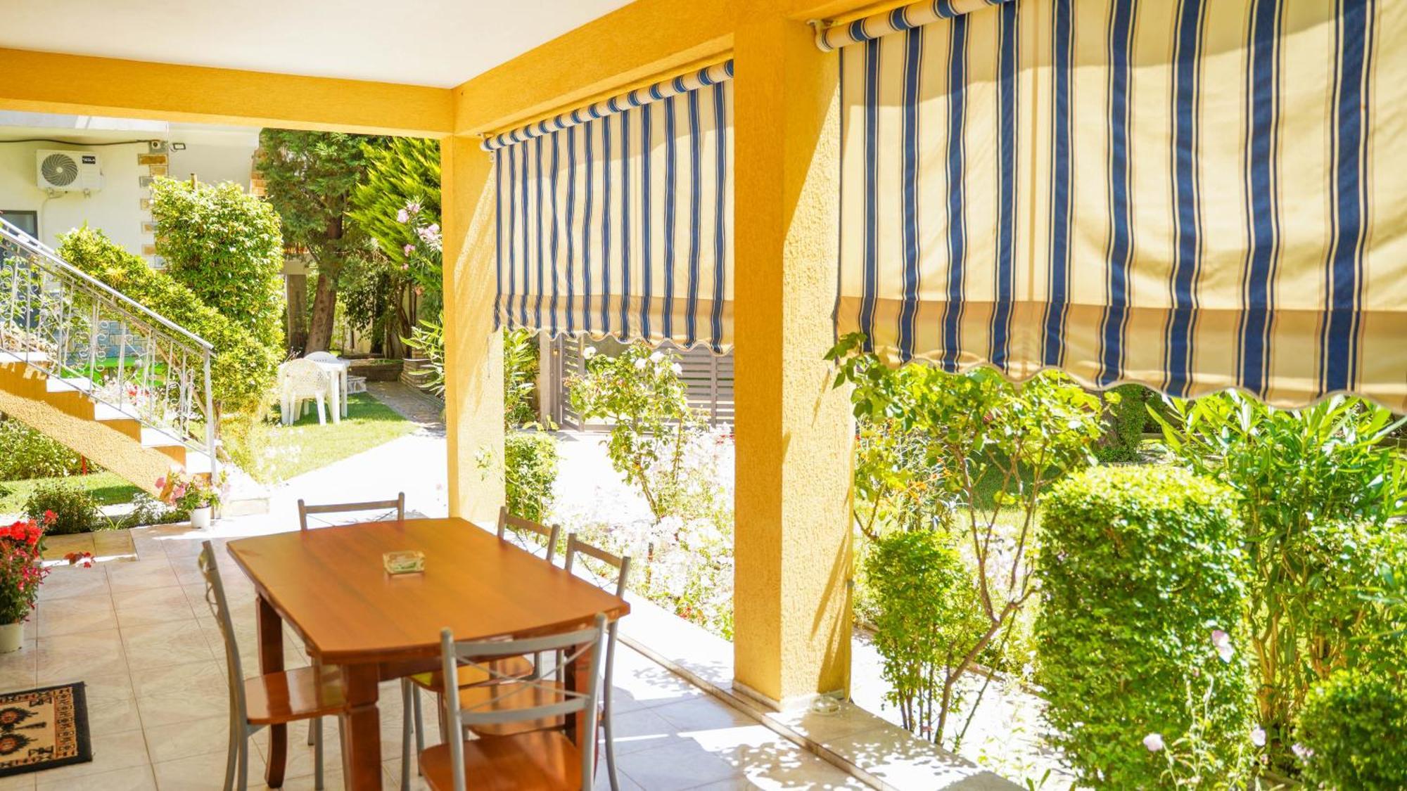 Vila Aliaj Luxury Apartment With 2 Rooms With Private Wonderful Terrace Durrës Kültér fotó
