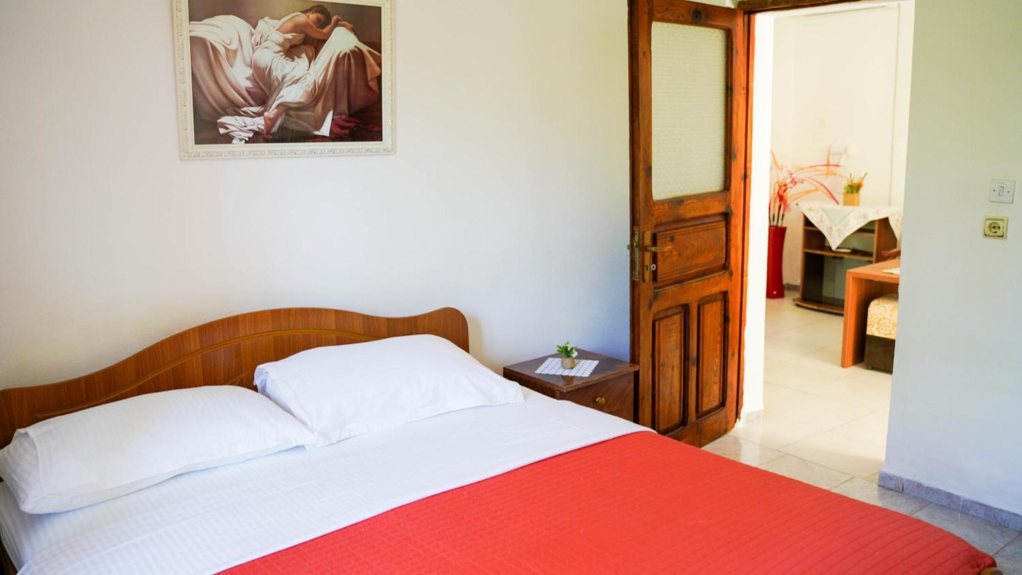Vila Aliaj Luxury Apartment With 2 Rooms With Private Wonderful Terrace Durrës Kültér fotó