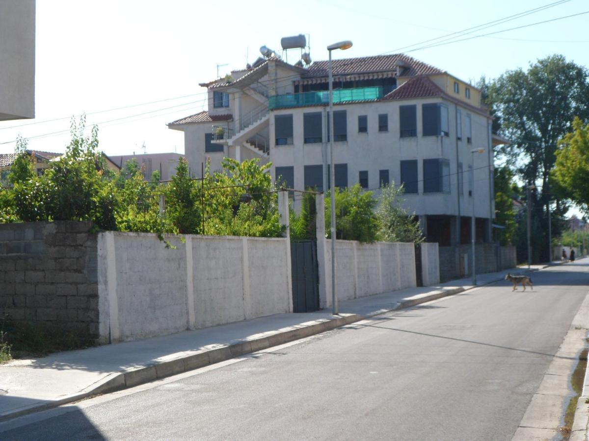 Vila Aliaj Luxury Apartment With 2 Rooms With Private Wonderful Terrace Durrës Kültér fotó